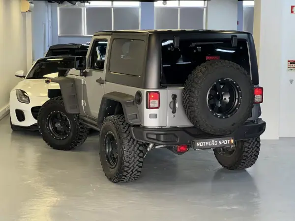 Jeep Wrangler 2014 - 39990 EUR, 115000 km - AUTO.MOTO.pt - 115000km - foto 4 de 54