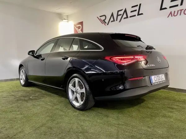 Mercedes-Benz CLA 250 2022 - 26500 EUR, 96000 km - AUTO.MOTO.pt - 96000km - foto 9 de 33