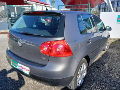 Volkswagen Golf 2006 - 7150 EUR, 102943 km - AUTO.MOTO.pt - 102943km - foto 9 de 26