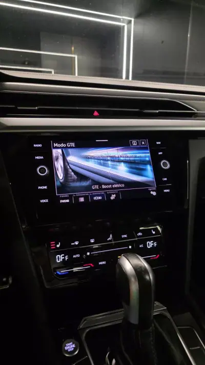 Volkswagen Arteon Shooting Brake 2023 - 30750 EUR, 134000 km - AUTO.MOTO.pt - 134000km - foto 20 de 27