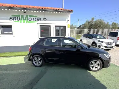 Audi A1 Sportback 2015 - 12500 EUR, 160812 km - foto 5 de 12
