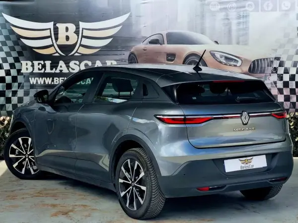 Renault Mégane E-Tech 2023 - 26900 EUR, 40000 km - AUTO.MOTO.pt - 40000km - foto 14 de 14