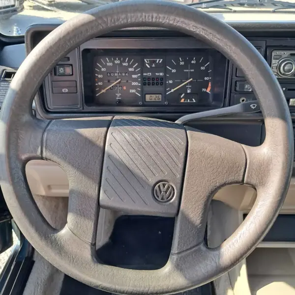 Volkswagen Golf Cabriolet 1992 - 10990 EUR, 108000 km - AUTO.MOTO.pt - 108000km - foto 11 de 15