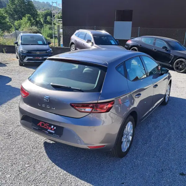 SEAT Leon 2014 - 8990 EUR, 165000 km - AUTO.MOTO.pt - 165000km - foto 6 de 13
