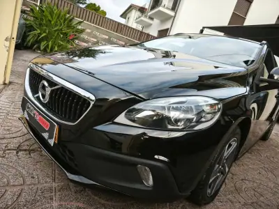Volvo V40 Cross Country 2017 - 18500 EUR, 100000 km - AUTO.MOTO.pt - 100000km - foto 16 de 34
