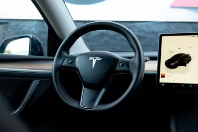 Tesla Model Y 2022 - 38900 EUR, 54000 km - AUTO.MOTO.pt - 54000km - foto 13 de 23