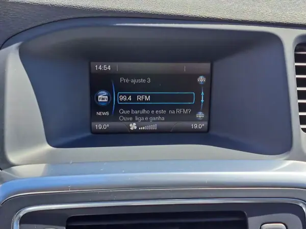 Volvo V60 2013 - 13900 EUR, 111000 km - AUTO.MOTO.pt - 111000km - foto 33 de 42