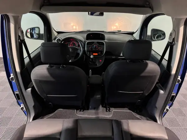 Renault Kangoo 2019 - 15900 EUR, 177924 km - AUTO.MOTO.pt - 177924km - foto 28 de 35