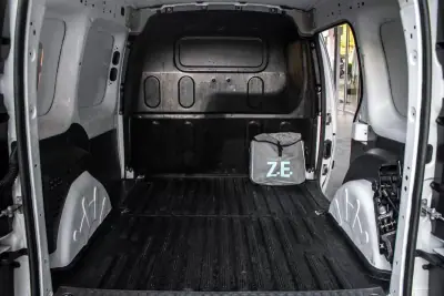 Renault Kangoo E-Tech 2020 - 9990 EUR, 57785 km - AUTO.MOTO.pt - 57785km - foto 27 de 28