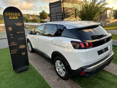 Peugeot 3008 2019 - 13900 EUR, 190000 km - AUTO.MOTO.pt - 190000km - foto 14 de 59