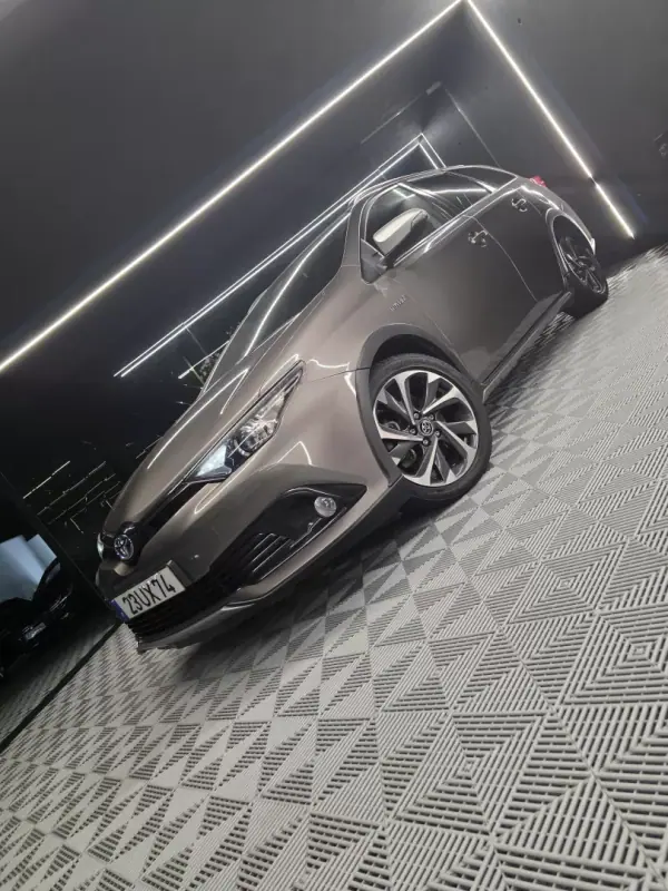 Toyota Auris Touring Sports 2018 - 18900 EUR, 79000 km - AUTO.MOTO.pt - 79000km - foto 9 de 27
