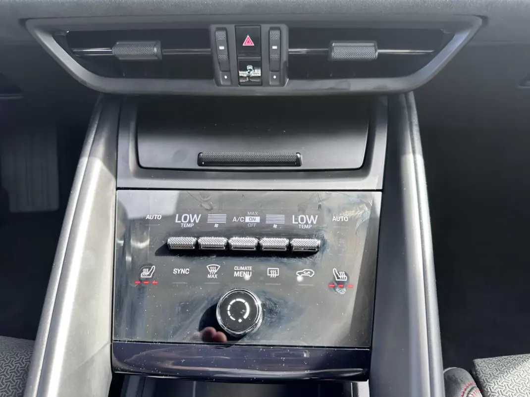 Porsche Macan 2026 - 129000 EUR, 2200 km - AUTO.MOTO.pt - 2200km - foto 69 de 85