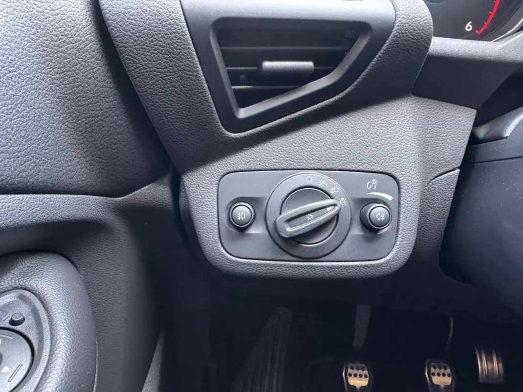 Ford Kuga 2018 - 16500 EUR, 54485 km - AUTO.MOTO.pt - 54485km - foto 14 de 25