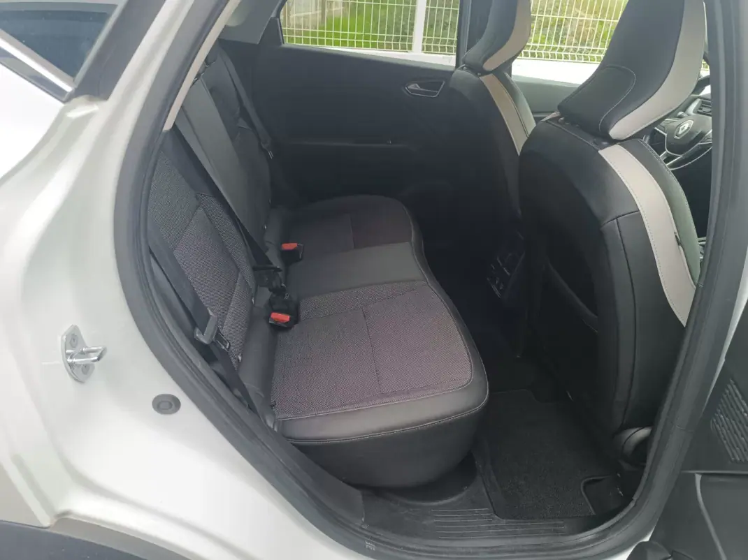 Renault Captur 2020 - 14900 EUR, 196207 km - AUTO.MOTO.pt - 196207km - foto 16 de 34