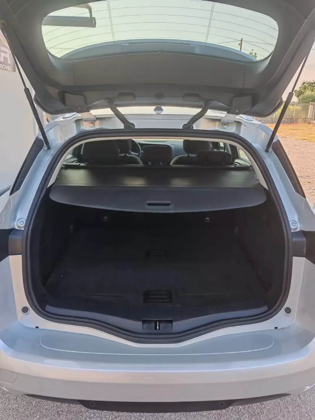 Renault Mégane Sport Tourer 2020 - 13750 EUR, 134000 km - 134000km - foto 8 de 21