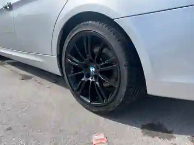 BMW 320 2011 - 7750 EUR, 263000 km - AUTO.MOTO.pt - 263000km - foto 8 de 15