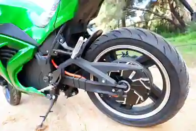 Kawasaki Ninja 400 2025 - 8610 EUR, 2 km - AUTO.MOTO.pt - 2km - foto 6 de 15