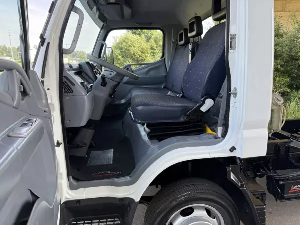 Mitsubishi FUSO CANTER 3C13 BASCULANTE 2010 - 28990 EUR, 116000 km - AUTO.MOTO.pt - 116000km - foto 9 de 23