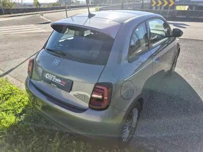 Fiat 500e 2021 - 15995 EUR, 32834 km - AUTO.MOTO.pt - 32834km - foto 3 de 29