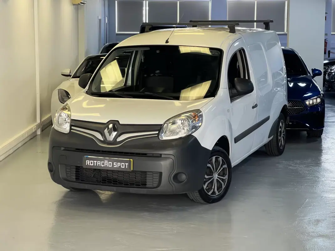Renault 2018 - 6490 EUR, 385000 km - AUTO.MOTO.pt - 385000km - foto 1 de 33