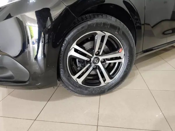 Peugeot 208 2018 - 9750 EUR, 48000 km - AUTO.MOTO.pt - 48000km - foto 5 de 25