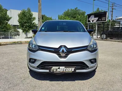 Renault Clio 2017 - 11950 EUR, 74687 km - AUTO.MOTO.pt - 74687km - foto 2 de 43