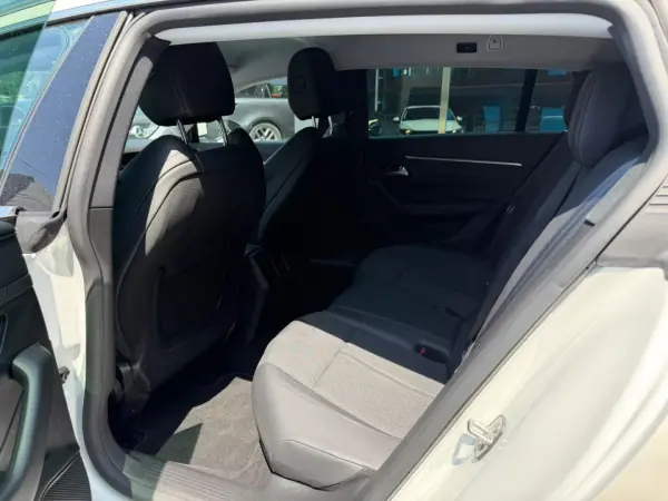 Peugeot 508 SW 2022 - 14900 EUR, 126000 km - AUTO.MOTO.pt - 126000km - foto 11 de 14