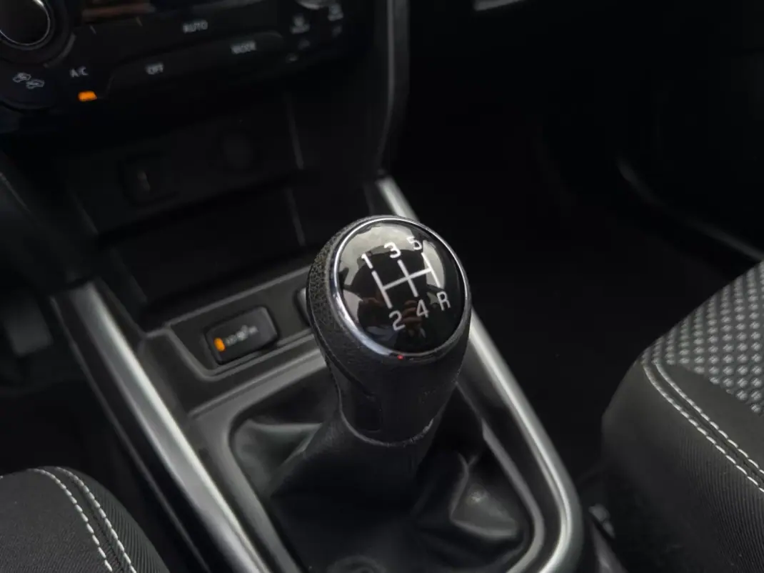 Suzuki Vitara 2019 - 15990 EUR, 77000 km - AUTO.MOTO.pt - 77000km - foto 22 de 32