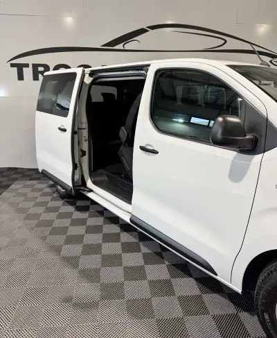 Opel Vivaro 2022 - 32900 EUR, 20415 km - AUTO.MOTO.pt - 20415km - foto 43 de 50