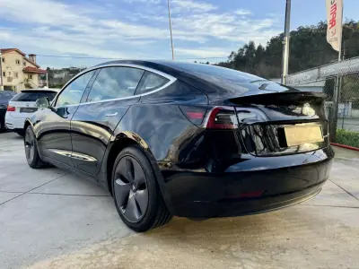 Tesla Model 3 2019 - 25999 EUR, 60000 km - AUTO.MOTO.pt - 60000km - foto 13 de 24