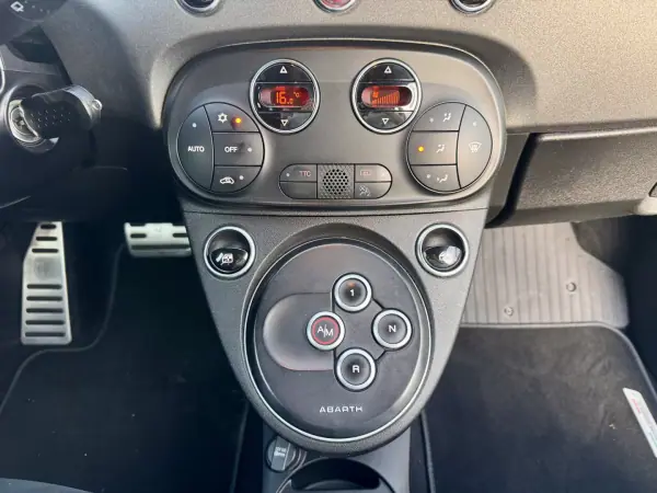 Abarth 595 2018 - 22500 EUR, 86000 km - AUTO.MOTO.pt - 86000km - foto 21 de 31