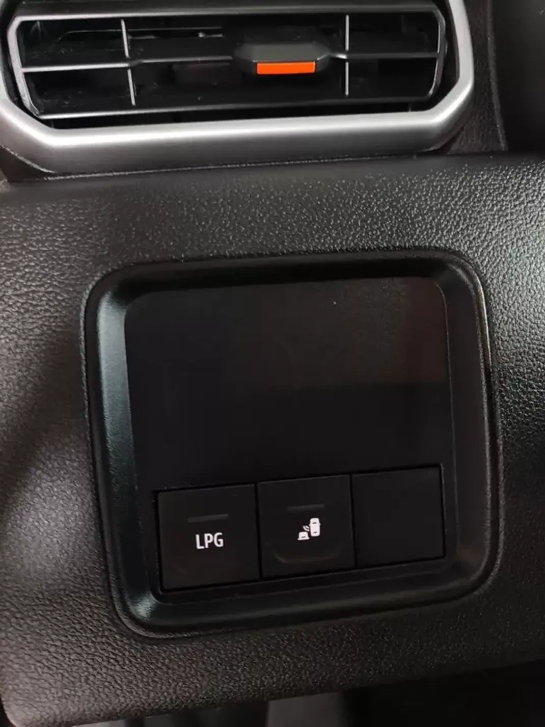 Dacia Duster 2023 - 16750 EUR, 65400 km - AUTO.MOTO.pt - 65400km - foto 23 de 35