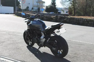 Yamaha MT 07 2015 - 5900 EUR, 22000 km - AUTO.MOTO.pt - 22000km - foto 16 de 24