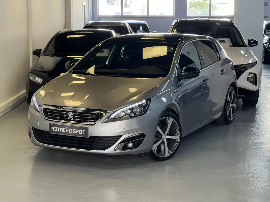 Peugeot 308 2016 - 11990 EUR, 96000 km - AUTO.MOTO.pt - 96000km - foto 1 de 48