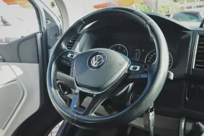 Volkswagen Transporter 2019 - 26950 EUR, 201710 km - AUTO.MOTO.pt - 201710km - foto 4 de 25