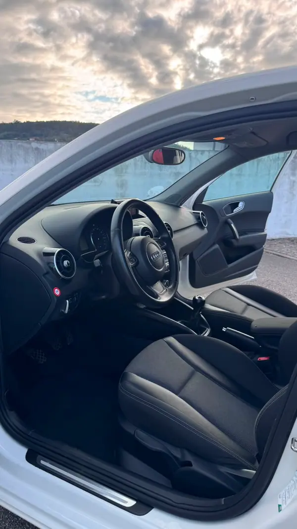 Audi A1 Sportback 2016 - 9900 EUR, 171079 km - AUTO.MOTO.pt - 171079km - foto 10 de 15