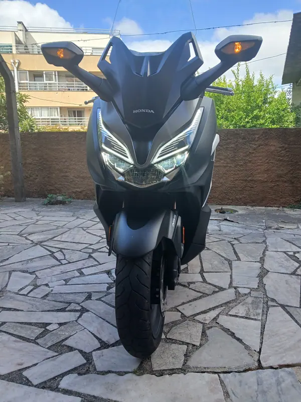 Honda Forza 2021 - 4600 EUR, 8400 km - AUTO.MOTO.pt - 8400km - foto 7 de 10