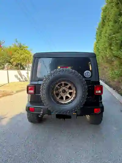 Jeep Wrangler Unlimited 2019 — foto 3 de 13