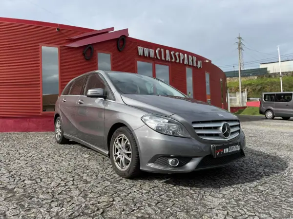 Mercedes-Benz B 180 2014 - 11900 EUR, 259000 km - AUTO.MOTO.pt - 259000km - foto 16 de 17