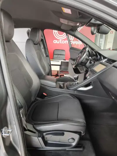 Jaguar E-Pace 2018 - 22500 EUR, 66000 km - AUTO.MOTO.pt - 66000km - foto 19 de 39