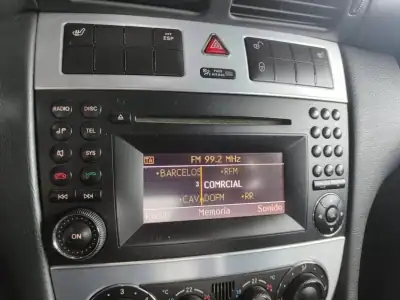 Mercedes-Benz CLC 180 2010 - 9500 EUR, 269000 km - AUTO.MOTO.pt - 269000km - foto 29 de 33