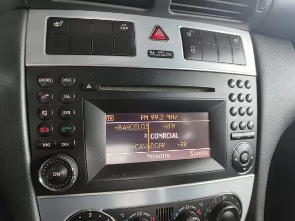 Mercedes-Benz CLC 180 2010 - 9500 EUR, 269000 km - AUTO.MOTO.pt - 269000km - foto 29 de 33