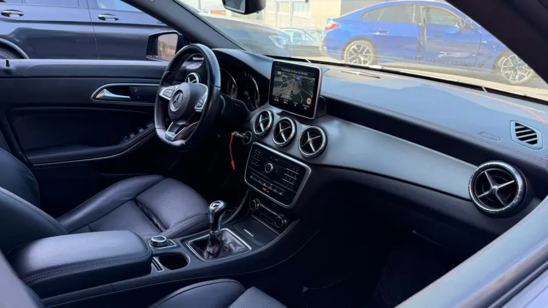 Mercedes-Benz CLA 200 2015 - 16900 EUR, 257000 km - 257000km - foto 9 de 9