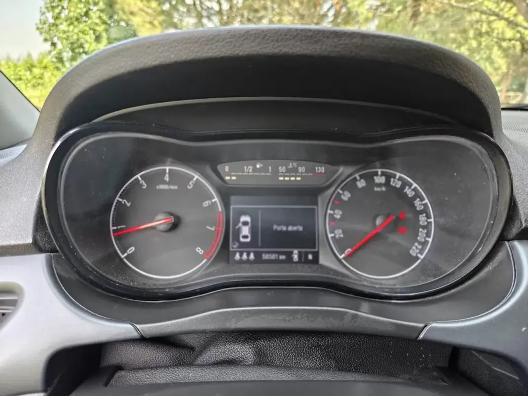 Opel Corsa 2017 - 11900 EUR, 58750 km - 58750km - foto 30 de 34