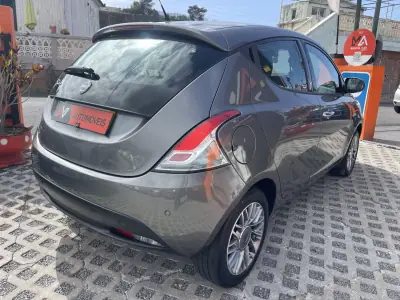Lancia Ypsilon 2011 - 5950 EUR, 184167 km - 184167km - foto 7 de 12