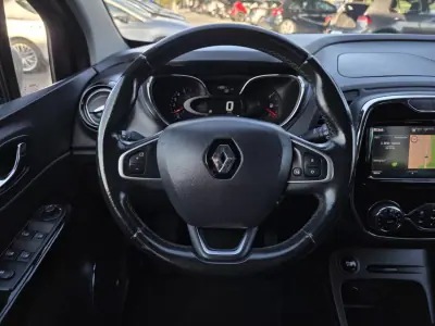 Renault Captur 2016 - 11990 EUR, 118000 km - AUTO.MOTO.pt - 118000km - foto 15 de 32