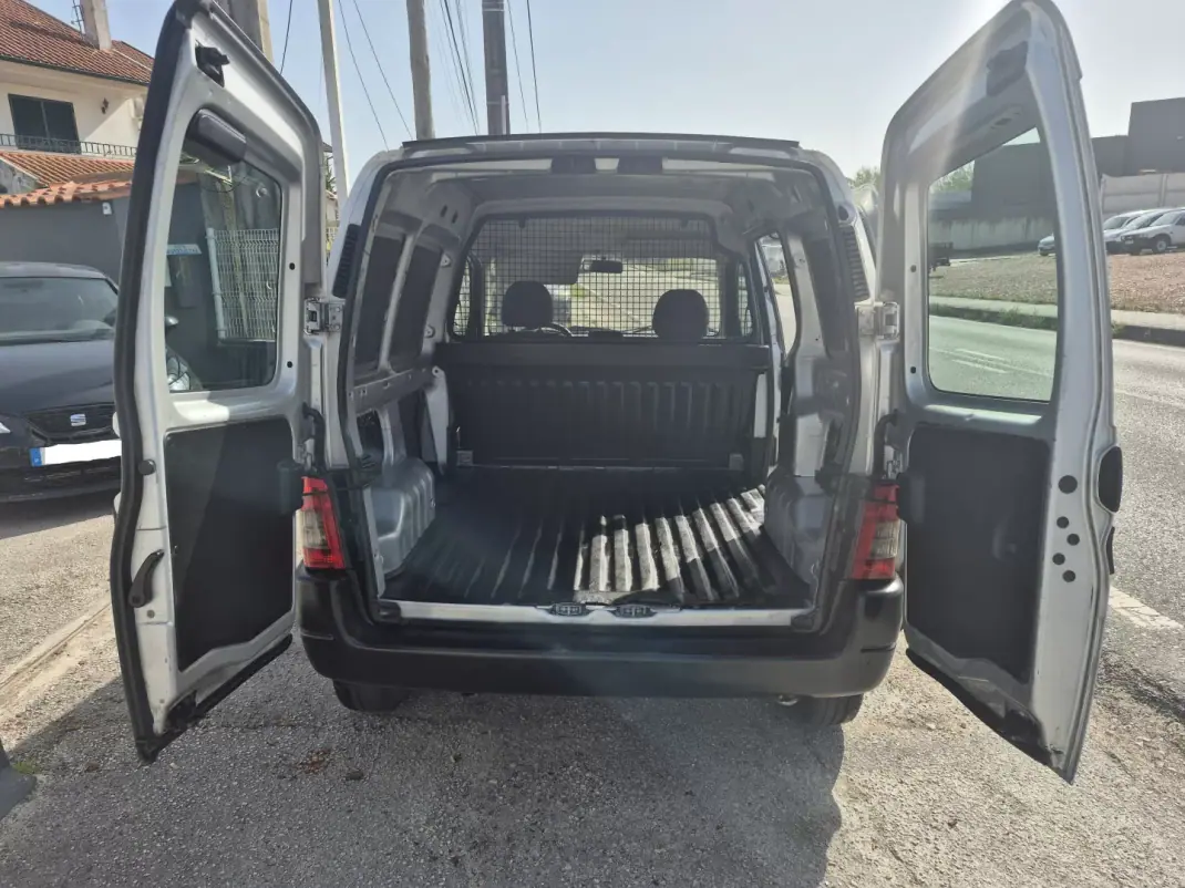 Citroën 2007 - 4900 EUR, 216500 km - AUTO.MOTO.pt - 216500km - foto 10 de 20