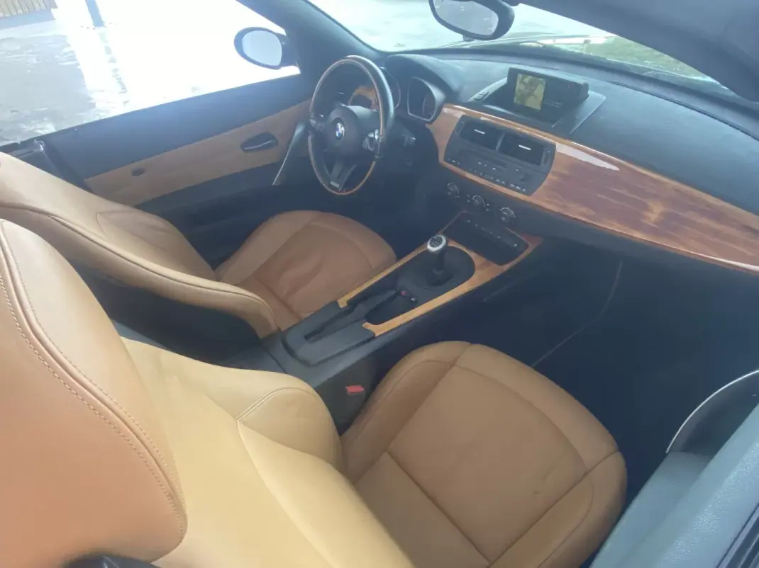 BMW Z4 2006 - 13990 EUR, 229825 km - AUTO.MOTO.pt - 229825km - foto 6 de 19