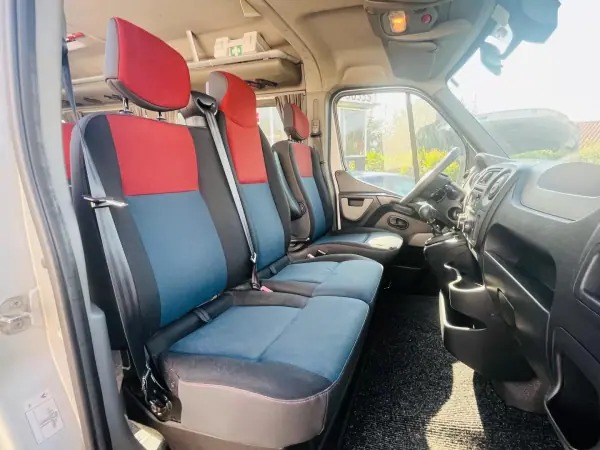 Renault MASTER 2.2DCI CAIXA ABERTA 2016 - 22500 EUR, 1 km - AUTO.MOTO.pt - 1km - foto 4 de 10