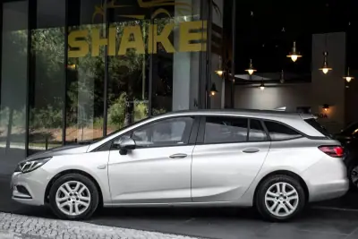 Opel Astra Sports Tourer 2018 - 9900 EUR, 225626 km - AUTO.MOTO.pt - 225626km - foto 2 de 34